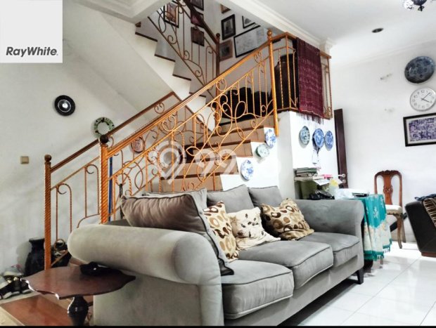 Ready to Use! Luxury House LT 160m2 Desain Modern di Jatiwaringin Ready to Use! Luxury House LT 160m2 Desain Modern di Jatiwaringin