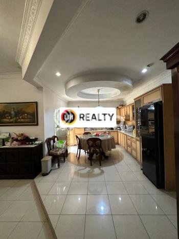Rumah Lokasi Strategis area Kelapa Gading, Jakarta Utara, Luas 300m² Bangunan 320m² Rumah Lokasi Strategis area Kelapa Gading, Jakarta Utara, Luas 300m² Bangunan 320m²