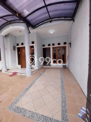 EXCLUSIVE OFFER! Rumah di Tebet, 4 KT, Area Premium, LT 135m2m² LB 200m2m² EXCLUSIVE OFFER! Rumah di Tebet, 4 KT, Area Premium, LT 135m2m² LB 200m2m²