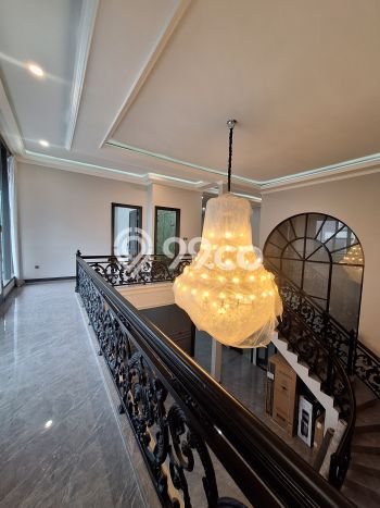 Rumah Elit LB 300m2 Siap Pakai Desain Elegan di Pondok Kelapa, Jakarta Timur Rumah Elit LB 300m2 Siap Pakai Desain Elegan di Pondok Kelapa, Jakarta Timur