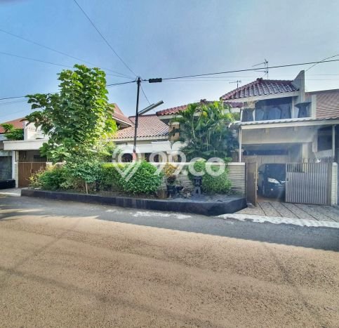Dijual Rumah Luas Megah Dengan View Eksklusif di Pondok Bambu, Jakarta Timur Dijual Rumah Luas Megah Dengan View Eksklusif di Pondok Bambu, Jakarta Timur