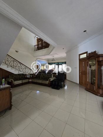 Rumah Elit LB 344m2 Siap Huni Desain Elegan di Pondok Bambu, Jakarta Timur Rumah Elit LB 344m2 Siap Huni Desain Elegan di Pondok Bambu, Jakarta Timur