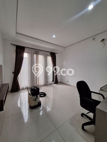 Hunian Elit LB 300m2 Siap Pakai Desain Elegan di Pondok Kelapa, Jakarta Timur Hunian Elit LB 300m2 Siap Pakai Desain Elegan di Pondok Kelapa, Jakarta Timur