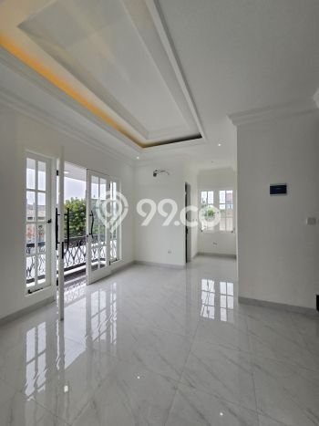 Rumah Elit Modern Tanpa Renovasi di Pondok Bambu Jakarta Timur Rumah Elit Modern Tanpa Renovasi di Pondok Bambu Jakarta Timur