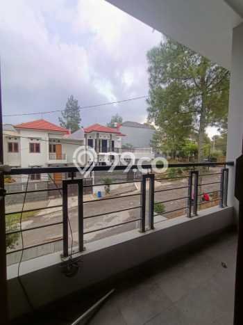 Rumah Modern 4 Kamar LT 200m2 di Ciwaruga Rumah Modern 4 Kamar LT 200m2 di Ciwaruga