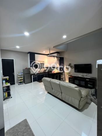 For Sale Rumah 4 Kamar Lokasi Ideal Nyaman dan Strategis di Ciledug For Sale Rumah 4 Kamar Lokasi Ideal Nyaman dan Strategis di Ciledug