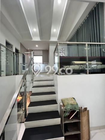 For Sale Rumah 4 Kamar Lokasi Ideal Nyaman dan Strategis di Ciledug For Sale Rumah 4 Kamar Lokasi Ideal Nyaman dan Strategis di Ciledug