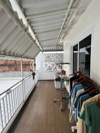 For Sale Rumah 4 Kamar Lokasi Ideal Nyaman dan Strategis di Ciledug For Sale Rumah 4 Kamar Lokasi Ideal Nyaman dan Strategis di Ciledug