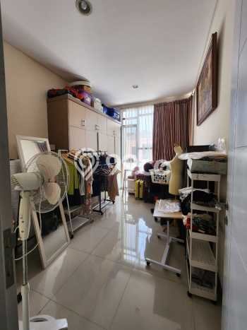 Jual Rumah Luas Megah Dengan View Cantik di Green Lake City, Jakarta Barat Jual Rumah Luas Megah Dengan View Cantik di Green Lake City, Jakarta Barat