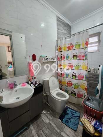Jual Rumah Luas Megah Dengan View Cantik di Green Lake City, Jakarta Barat Jual Rumah Luas Megah Dengan View Cantik di Green Lake City, Jakarta Barat