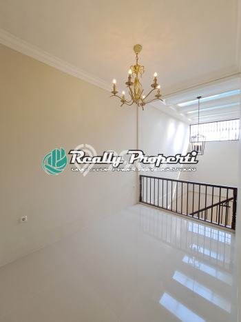 Rumah Elit Modern Tanpa Renovasi di Pondok Gede Bekasi Rumah Elit Modern Tanpa Renovasi di Pondok Gede Bekasi
