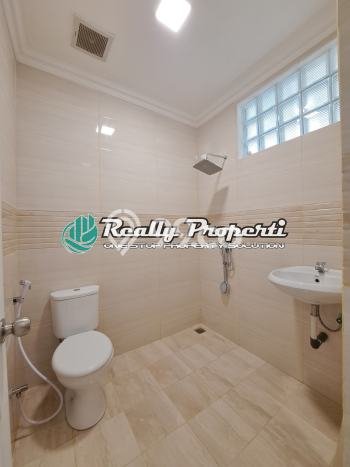 Rumah Elit Modern Tanpa Renovasi di Pondok Gede Bekasi Rumah Elit Modern Tanpa Renovasi di Pondok Gede Bekasi