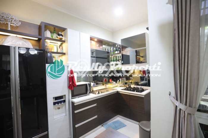 Hunian Cantik Modern Lb 95m2 di Kramat Jati, Jakarta Timur Hunian Cantik Modern Lb 95m2 di Kramat Jati, Jakarta Timur