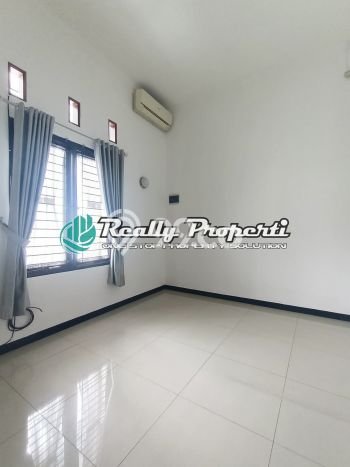 Sewa Rumah Harga Terjangkau di Pondok Gede Bekasi Punya 4 Kamar Tidur Sewa Rumah Harga Terjangkau di Pondok Gede Bekasi Punya 4 Kamar Tidur