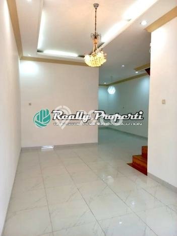 Rumah Eksklusif Dijual LT 120m2 di Duren Sawit, Jakarta Timur Rumah Eksklusif Dijual LT 120m2 di Duren Sawit, Jakarta Timur