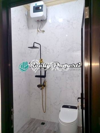 Rumah Eksklusif Dijual LT 120m2 di Duren Sawit, Jakarta Timur Rumah Eksklusif Dijual LT 120m2 di Duren Sawit, Jakarta Timur