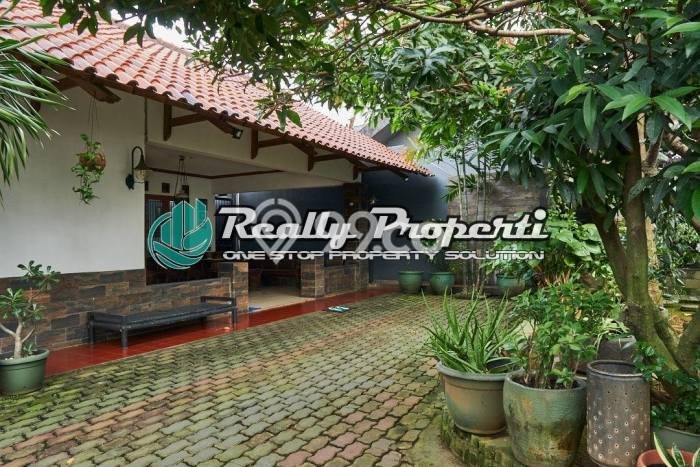Siap Huni Rumah Mewah 6 Kamar di Cipayung Dekat ke Mana Pun Siap Huni Rumah Mewah 6 Kamar di Cipayung Dekat ke Mana Pun