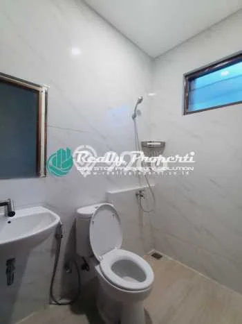 Lokasi strategis! Rumah siap pakai dikontrakkan di Pondokmelati LB 65m2 Lokasi strategis! Rumah siap pakai dikontrakkan di Pondokmelati LB 65m2