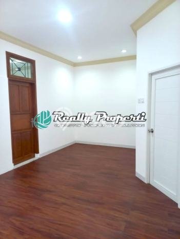 Rumah Eksklusif Dijual LT 120m2 di Duren Sawit, Jakarta Timur Rumah Eksklusif Dijual LT 120m2 di Duren Sawit, Jakarta Timur