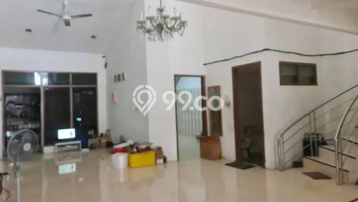 Siap Huni Rumah Mewah 6 Kamar di Tambaksari Dekat ke Mana Pun Siap Huni Rumah Mewah 6 Kamar di Tambaksari Dekat ke Mana Pun