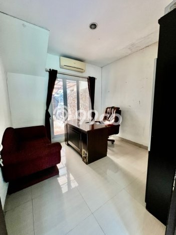Ready to Use! Luxury House LT 247m2 Desain Elegan di BSD Kencana Loka Ready to Use! Luxury House LT 247m2 Desain Elegan di BSD Kencana Loka