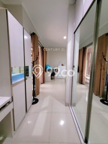 Rumah Mewah LB 240m2 Siap Pakai Desain Elegan di Bintaro, Tangerang Selatan Rumah Mewah LB 240m2 Siap Pakai Desain Elegan di Bintaro, Tangerang Selatan