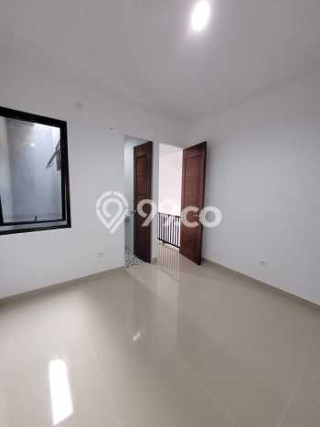 Rumah Strategis di Pusat Kota Bintaro, Tangerang Selatan - 3 Kamar Tidur Rumah Strategis di Pusat Kota Bintaro, Tangerang Selatan - 3 Kamar Tidur