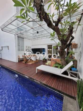 Rumah Strategis Bintaro, Tangerang Selatan, Luas 290m² Bangunan 250m² Rumah Strategis Bintaro, Tangerang Selatan, Luas 290m² Bangunan 250m²