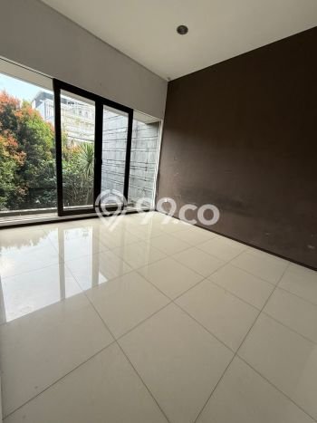 LOKASI PREMIUM! Rumah Berkembang di Singgasana, LT 267m² Bangunan 350m² LOKASI PREMIUM! Rumah Berkembang di Singgasana, LT 267m² Bangunan 350m²