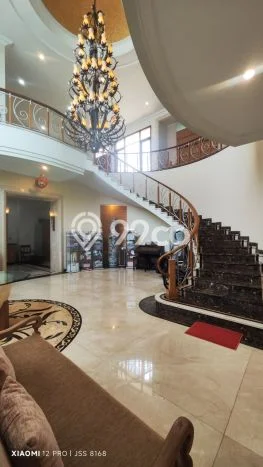 Ready to Use! Luxury House LT 1248m2 Desain Modern di Setiabudi Ready to Use! Luxury House LT 1248m2 Desain Modern di Setiabudi