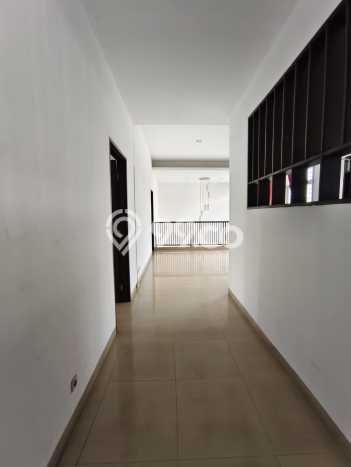 Disewakan! Rumah 5 Kamar Tidur &
4 Kamar Mandi di mekar wangi, Bandung Disewakan! Rumah 5 Kamar Tidur &
4 Kamar Mandi di mekar wangi, Bandung