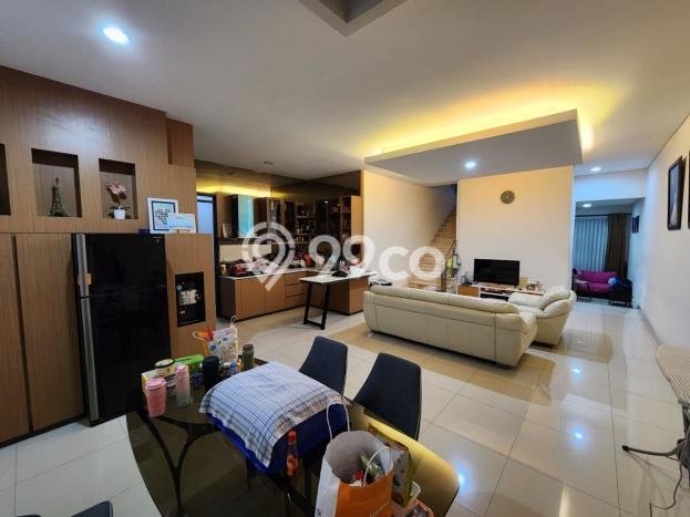Rumah Elit Modern Tanpa Renovasi di Singgasana Bandung Rumah Elit Modern Tanpa Renovasi di Singgasana Bandung