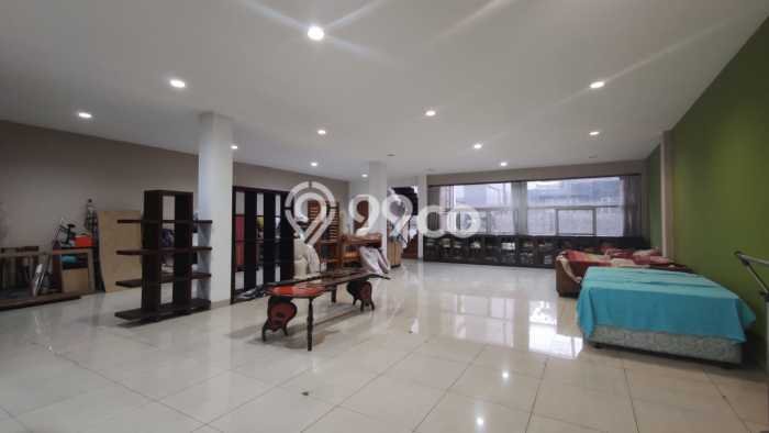 Area Ramai! Ruko Dijual di Batununggal untuk Bisnis Luas Bangunan 480m2 Area Ramai! Ruko Dijual di Batununggal untuk Bisnis Luas Bangunan 480m2