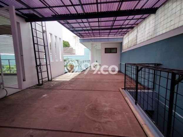 Hunian Eksklusif Siap Huni LT 450m2 di Batununggal, Bandung Hunian Eksklusif Siap Huni LT 450m2 di Batununggal, Bandung
