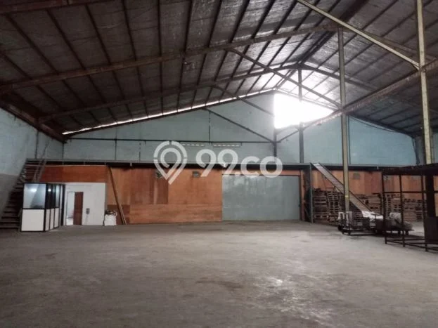 Disewakan Gudang komersial di Babakan Ciparay luas bangunan 1500m2 Disewakan Gudang komersial di Babakan Ciparay luas bangunan 1500m2