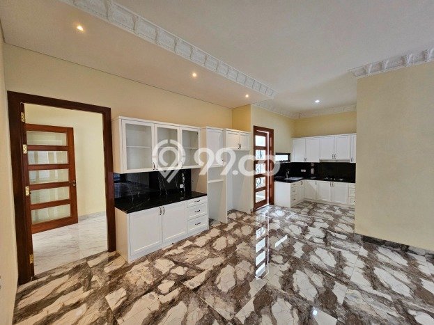 Rumah Luxury Modern Siap Huni di BSD Puspita Loka Tangerang Rumah Luxury Modern Siap Huni di BSD Puspita Loka Tangerang