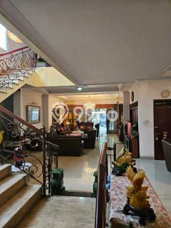 Hunian Mewah LB 400m2 Siap Pakai Desain Elegan di Pondok Indah, Jakarta Selatan Hunian Mewah LB 400m2 Siap Pakai Desain Elegan di Pondok Indah, Jakarta Selatan