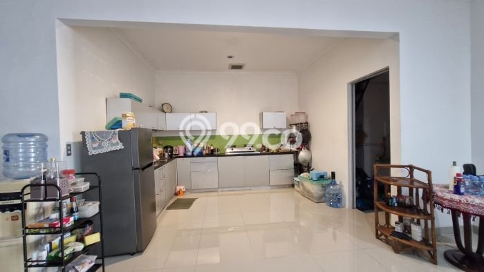 Rumah Asri di Cinere, 3 KT, Lingkungan Tenang, LT 150m2m² LB 100m2m² Rumah Asri di Cinere, 3 KT, Lingkungan Tenang, LT 150m2m² LB 100m2m²