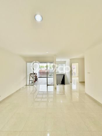 Rumah Mewah LB 200m2 Siap Huni Desain Elegan di Pondok Indah, Jakarta Selatan Rumah Mewah LB 200m2 Siap Huni Desain Elegan di Pondok Indah, Jakarta Selatan