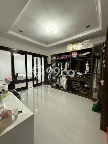 Hot Offer Hunian Premium Ideal dan Luas di Wiyung, Surabaya Hot Offer Hunian Premium Ideal dan Luas di Wiyung, Surabaya