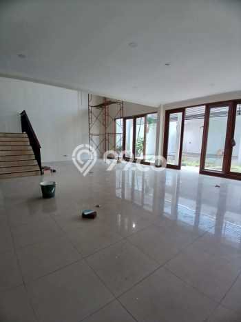 Ready to Use! Luxury House LT 488m2 Desain Modern di Graha Ready to Use! Luxury House LT 488m2 Desain Modern di Graha
