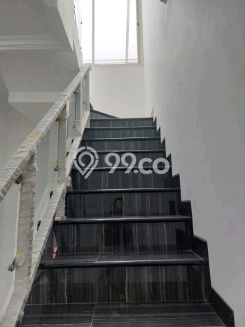Jual Rumah Modern 5 KT di Mulyosari, Surabaya Jual Rumah Modern 5 KT di Mulyosari, Surabaya
