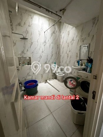 Jual Rumah Bagus Siap Huni LB 180m2 di Jambangan, Surabaya Jual Rumah Bagus Siap Huni LB 180m2 di Jambangan, Surabaya