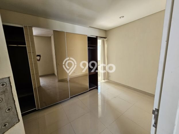 Ready to Use! Luxury House LT 180m2 Desain Elegan di Pakuwon Indah Ready to Use! Luxury House LT 180m2 Desain Elegan di Pakuwon Indah