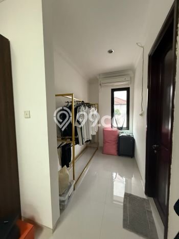 Hot Offer Hunian Premium Ideal dan Luas di Wiyung, Surabaya Hot Offer Hunian Premium Ideal dan Luas di Wiyung, Surabaya