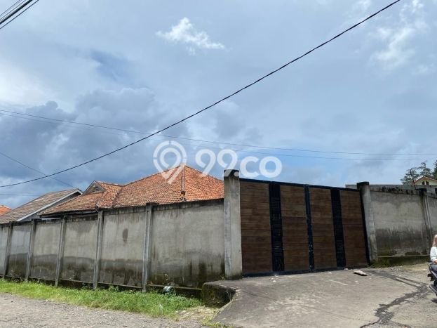 BEST PRICE! Rumah Berkualitas di Lembang, Luas 764m2m² LB 250m2m² BEST PRICE! Rumah Berkualitas di Lembang, Luas 764m2m² LB 250m2m²