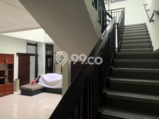 Rumah Nyaman di , Bandung, LT 250m2m² LB 488m2m² Rumah Nyaman di , Bandung, LT 250m2m² LB 488m2m²