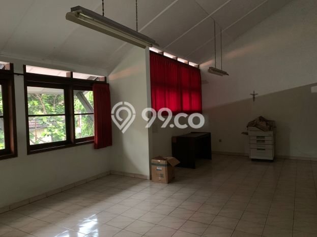 Rumah Nyaman di , Bandung, LT 250m2m² LB 488m2m² Rumah Nyaman di , Bandung, LT 250m2m² LB 488m2m²