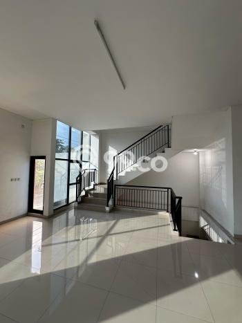 Komersial Bagus Dijual LB 676m2 Lokasi Strategis Surabaya Area Cocok untuk Bisnis Komersial Bagus Dijual LB 676m2 Lokasi Strategis Surabaya Area Cocok untuk Bisnis