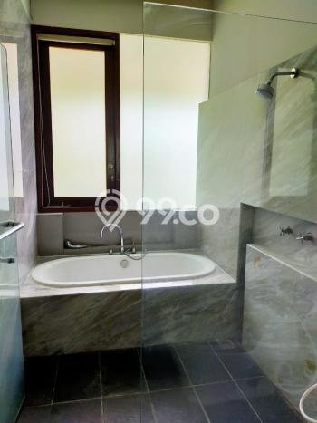 Rumah Kontrakan Surabaya LT 427m2 LB 450m2 Area Graha Rumah Kontrakan Surabaya LT 427m2 LB 450m2 Area Graha